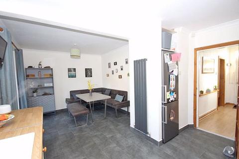 21 Filey Road, Grimsby, DN32 9TG