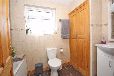 21 Filey Road, Grimsby, DN32 9TG