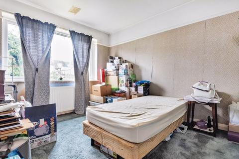 5 Dulverton Road, South Croydon, CR2 8PJ