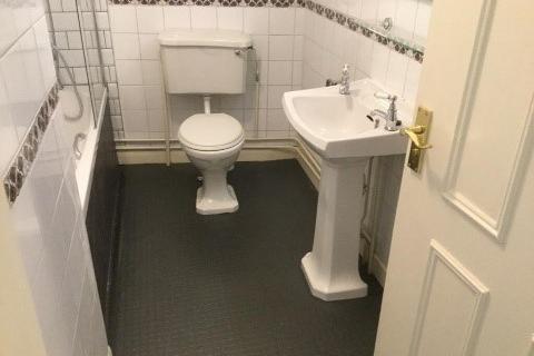 3 bedroom apartment to rent, Suffolk Road, Cheltenham