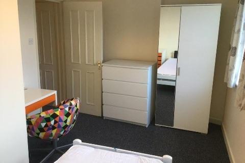 3 bedroom apartment to rent, Suffolk Road, Cheltenham