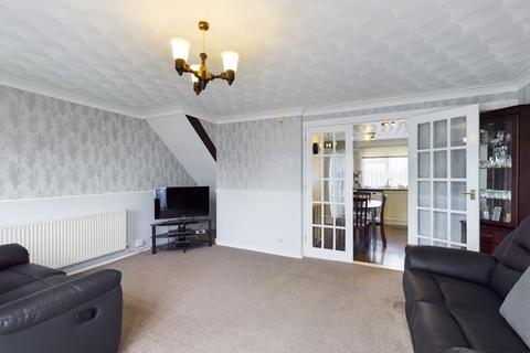 59 Mayflower Close, South Ockendon, RM15 6HZ