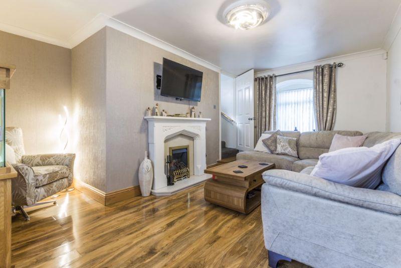 Penygarn Road, Pontypool REF 00016107 3 bed detached house £330,000