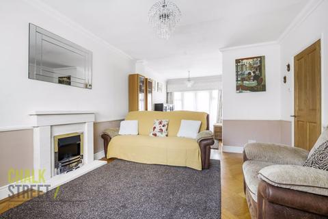 22 Gillian Crescent, Romford, RM2 6NU