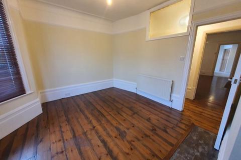 1 bedroom flat to rent, Ulverston Road, Walthamstow, London E17