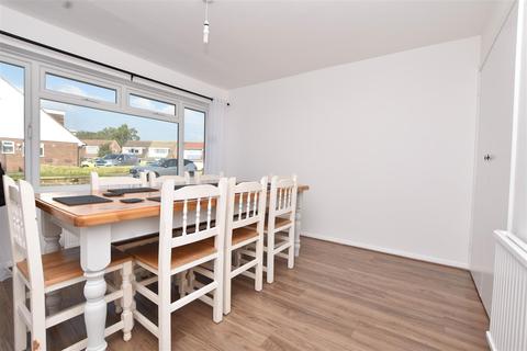 39 Manor Way, Polegate, BN26 5AS