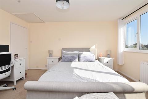 39 Manor Way, Polegate, BN26 5AS