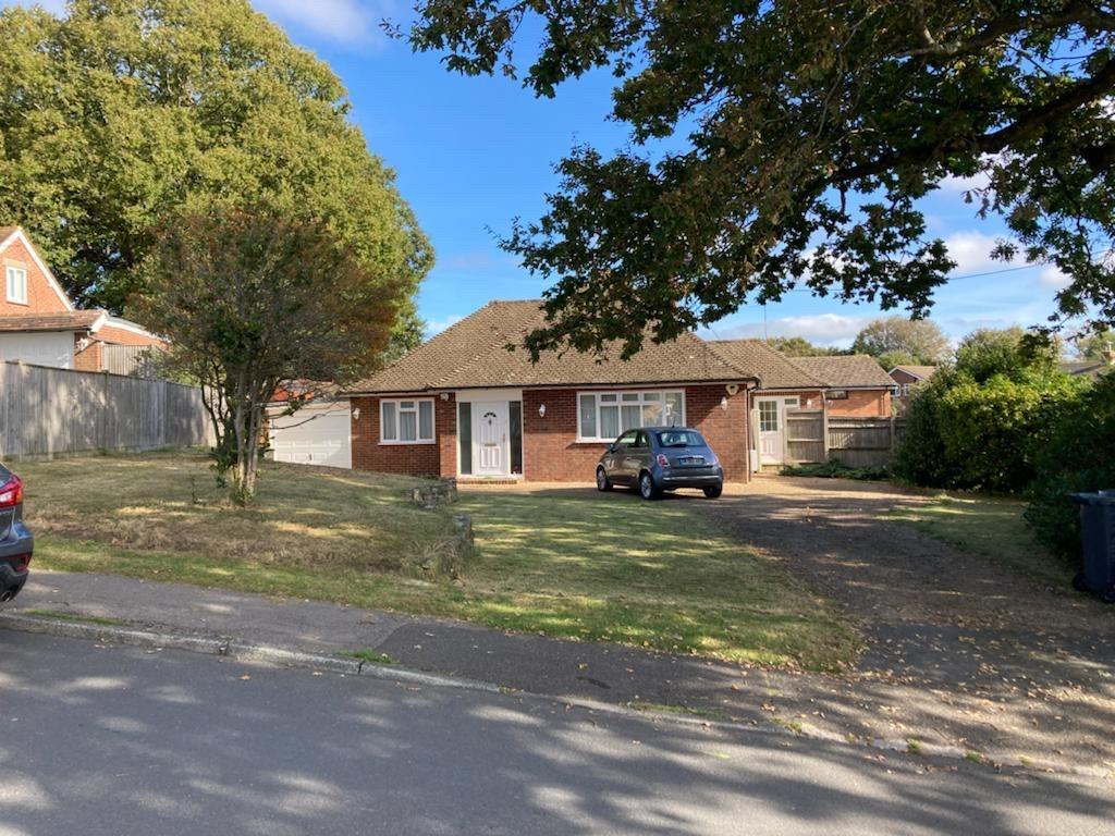 Hawthylands Road, Hailsham 3 bed detached bungalow £450,000