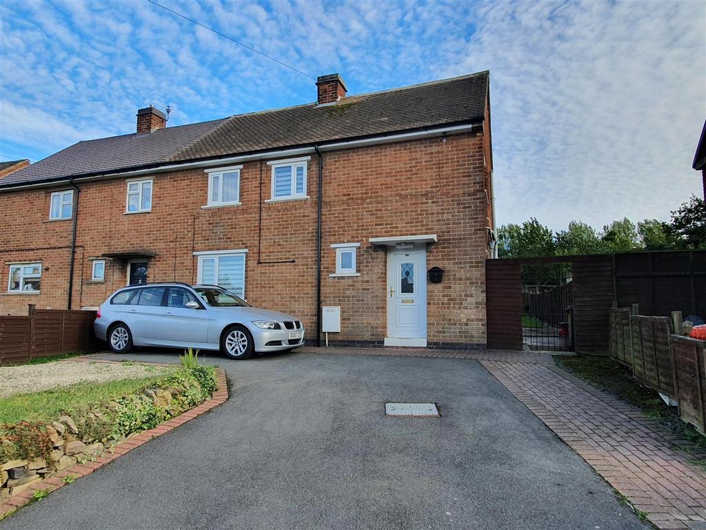 Bradgate Drive, Coalville 3 bed semidetached house £190,000