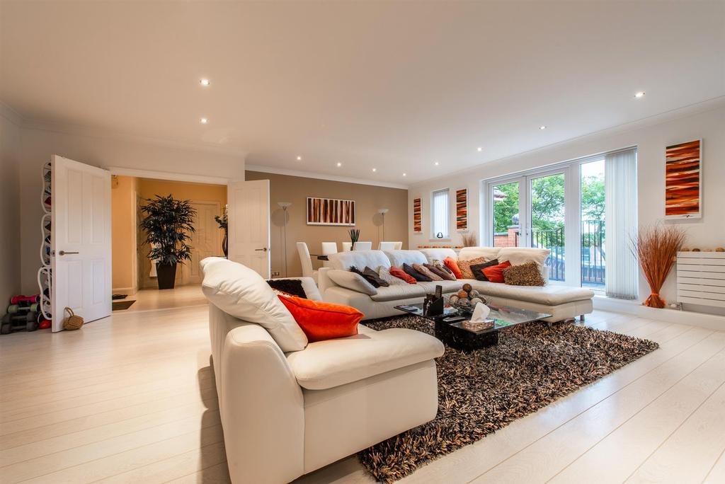 The Avenue, Beckenham, BR3 3 bed penthouse £700,000