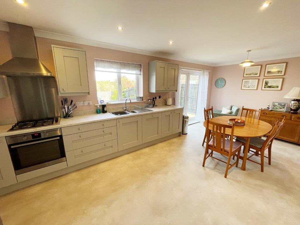 Kitchen / Dining Room