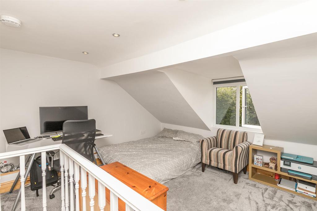 Loft Room (1).jpg