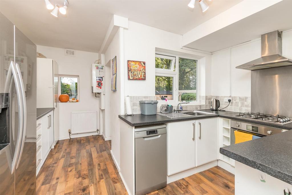 Kitchen (2).jpg