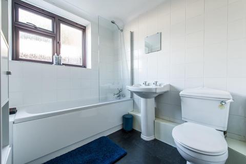 Flat 105b, West View Court Mounts Road, Greenhithe, DA9 9ND