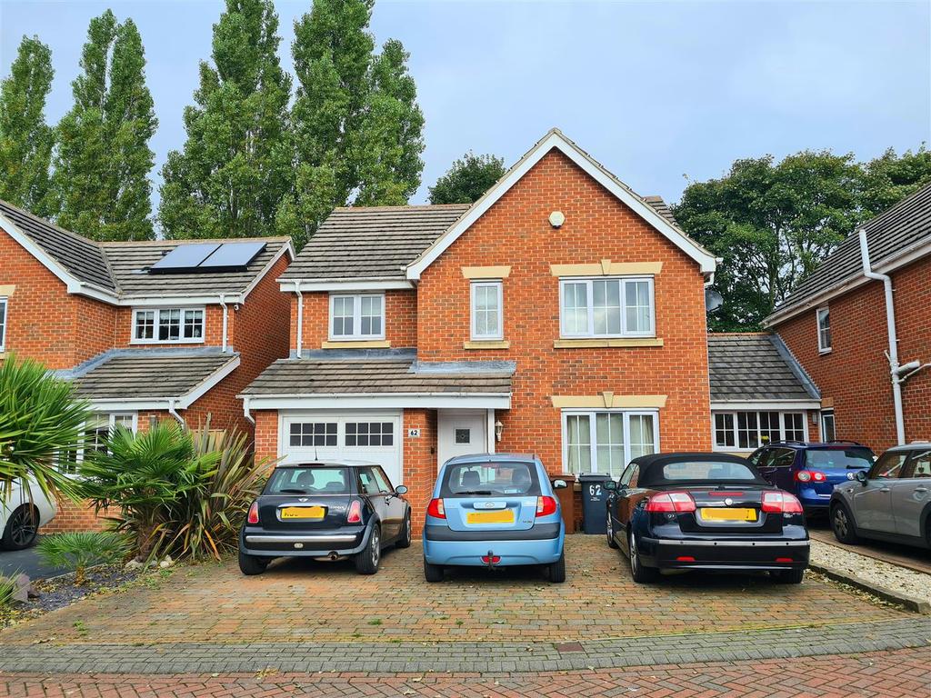 Town Lands Close, Wombwell, Barnsley 4 bed detached house £220,000