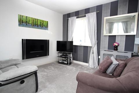 2 Longlands, Idle, Bradford, BD10 9UG