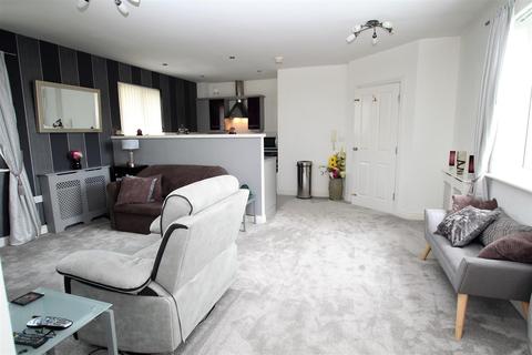 2 Longlands, Idle, Bradford, BD10 9UG