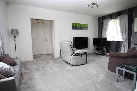 2 Longlands, Idle, Bradford, BD10 9UG