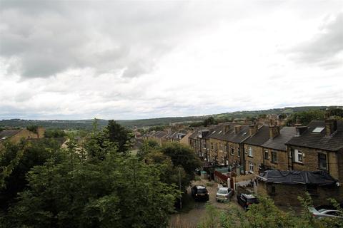 2 Longlands, Idle, Bradford, BD10 9UG