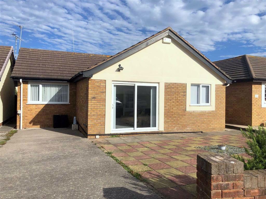 The Oval, West Shore, Llandudno, Conwy 3 bed detached bungalow £325,000