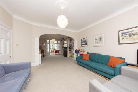 10 Dunmore Road, London, SW20 8TN