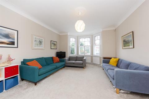 10 Dunmore Road, London, SW20 8TN