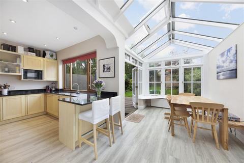 10 Dunmore Road, London, SW20 8TN