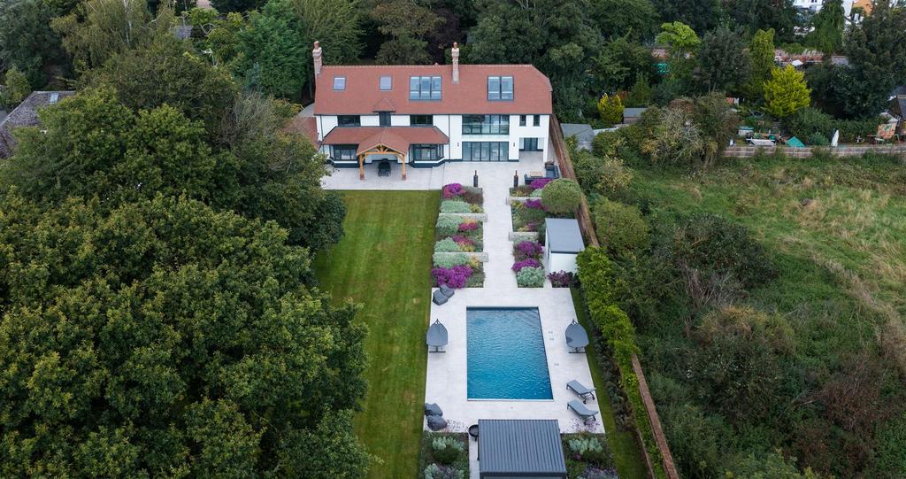 Hall Road, Rochford 5 bed detached house £2,750,000