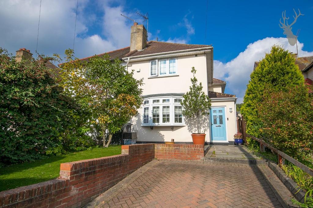 Englands Lane, Loughton 3 bed semidetached house £625,000