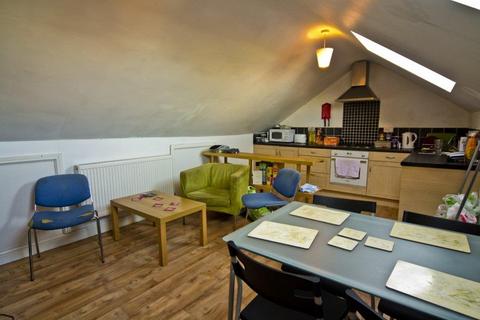 3 bedroom flat to rent - * £90pppw* Gordon Road, West Bridgford