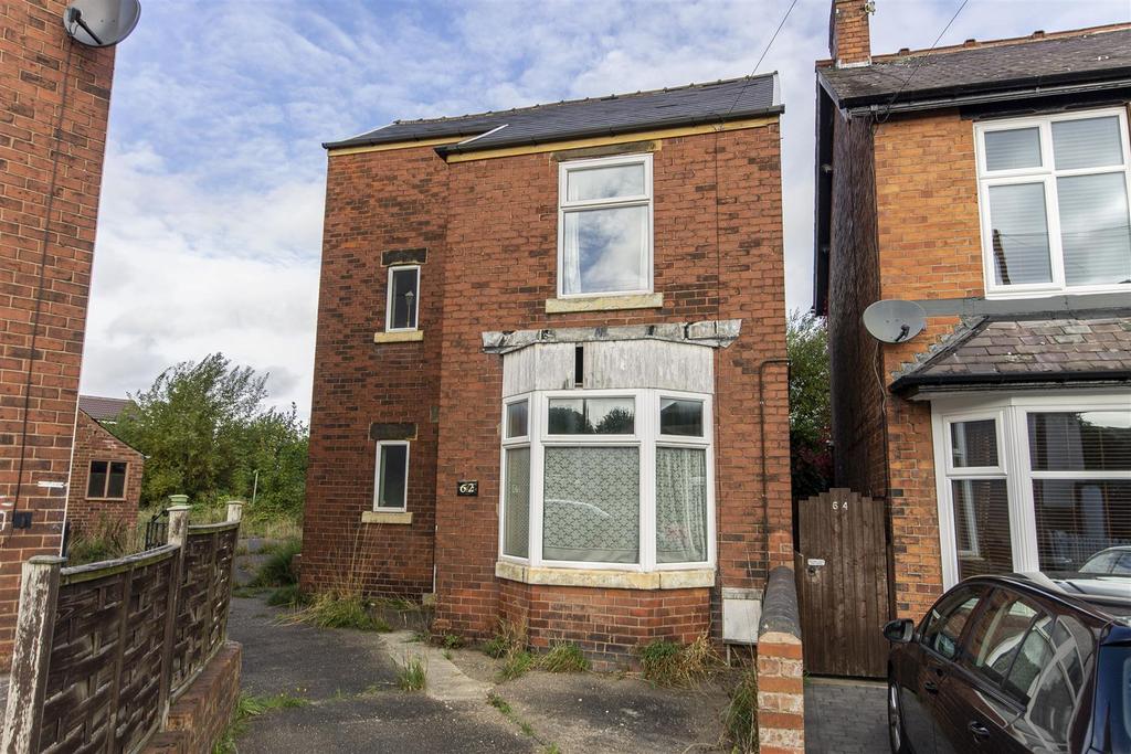 Walgrove Road, Chesterfield 3 bed detached house £195,000