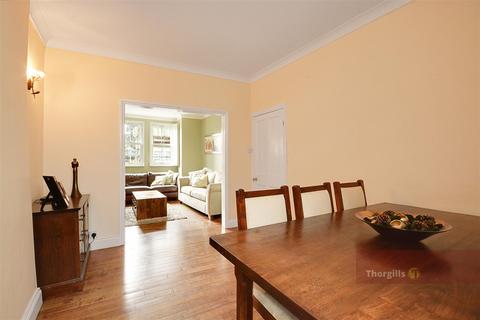 43 Newton Road, Isleworth, TW7 6QD