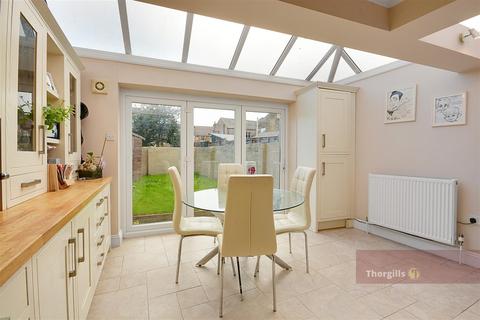 43 Newton Road, Isleworth, TW7 6QD