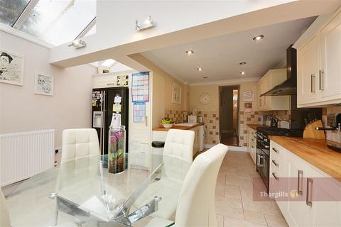43 Newton Road, Isleworth, TW7 6QD