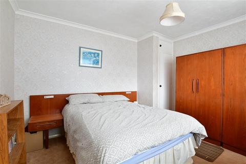 61 Lewis Road, Istead Rise, Gravesend, DA13 9JQ