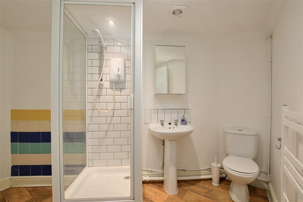 Annexe Shower Room