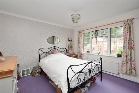 8 Arbutus Close, Redhill, RH1 6NP