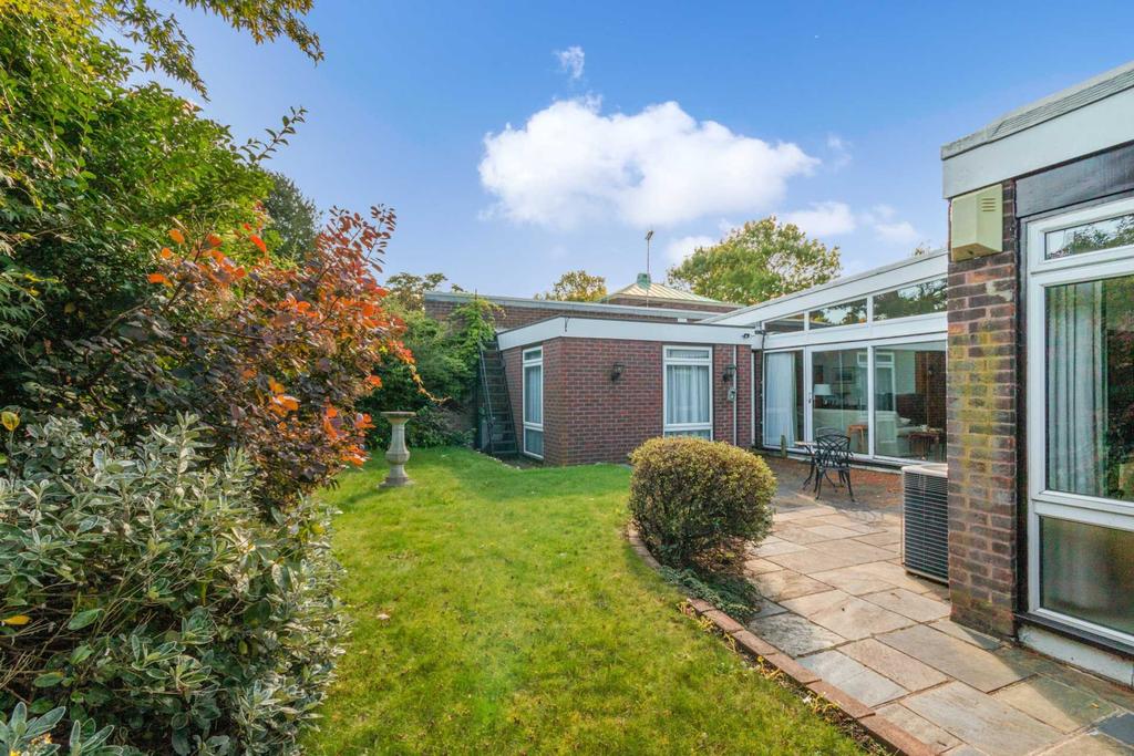 Ferrings College Road Dulwich SE21 7LU 4 bed semidetached house for