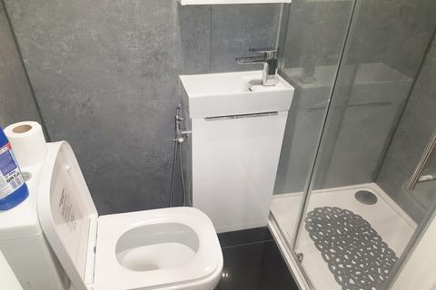 Studio to rent - Harlow, CM19