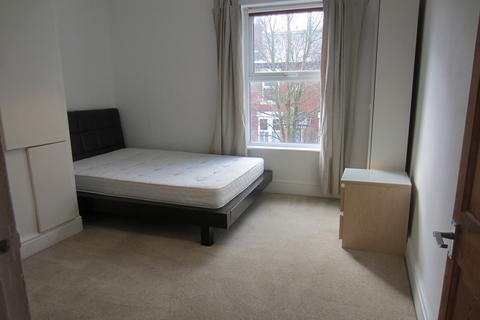 2 bedroom terraced house to rent, Swinfield Avenue, Chorlton, Manchester. M21 9FU