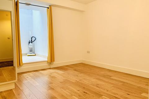 undefined, 2 Bed Flat - Stamford Road, N1