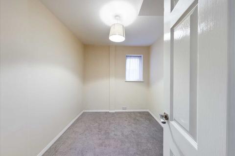 110 Heath Drive, Chelmsford, CM2 9HG