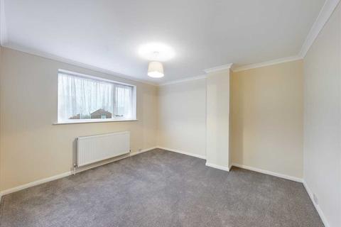 110 Heath Drive, Chelmsford, CM2 9HG