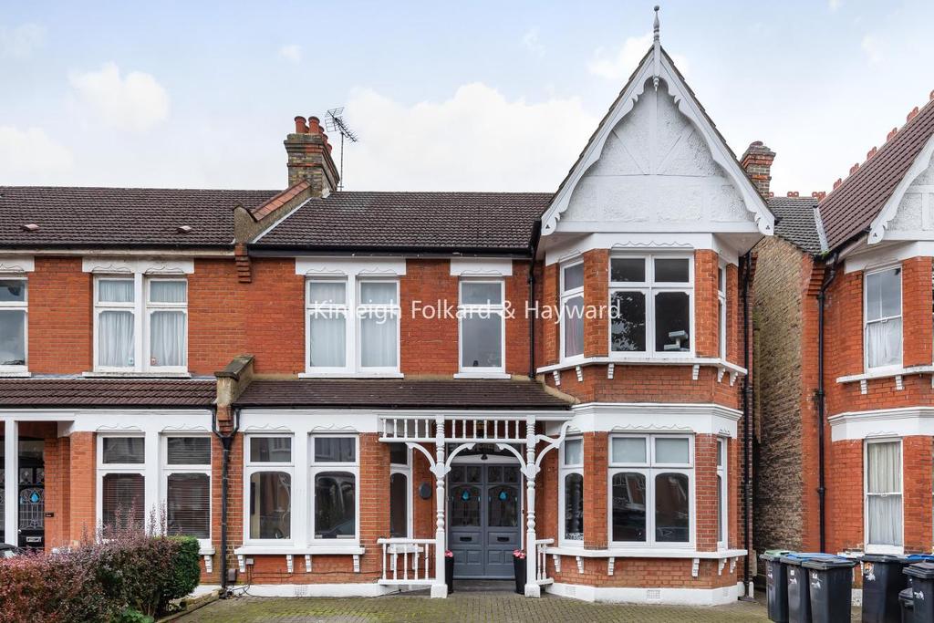 Selborne Road, Southgate 3 bed flat £675,000