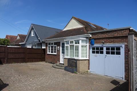 3 bedroom detached bungalow for sale - Manor Lane, Selsey