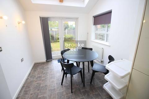 4 bedroom townhouse to rent - Lord Street, New Broughton