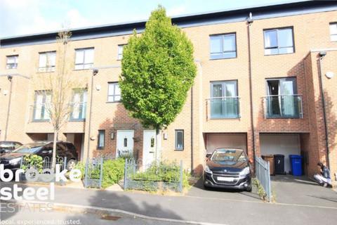 4 bedroom townhouse to rent, Lord Street, New Broughton