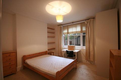 2 bedroom flat to rent, Queens Club Gardens, W14