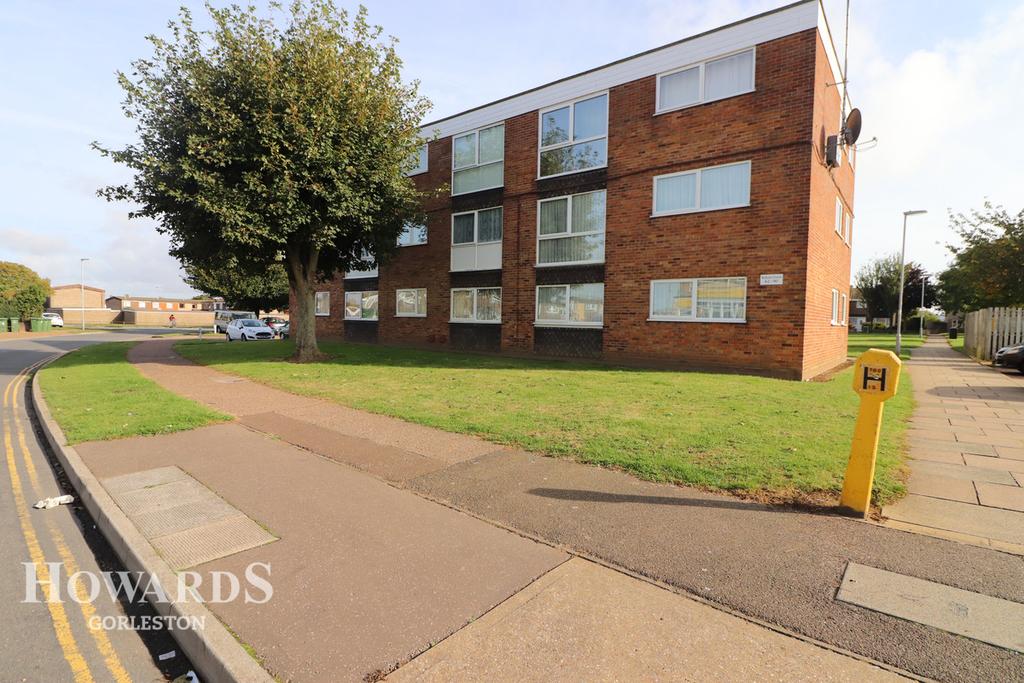 Kalmia Green, Gorleston 1 bed flat £85,000
