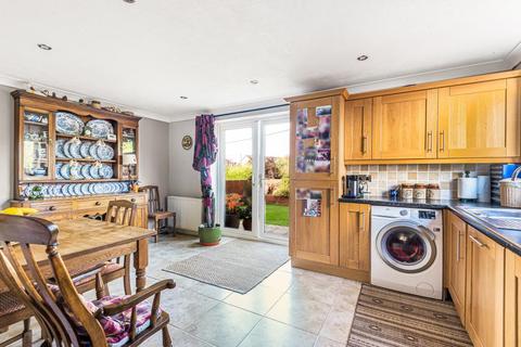 16 Oaklands Crescent, Builth Wells, LD2 3EP